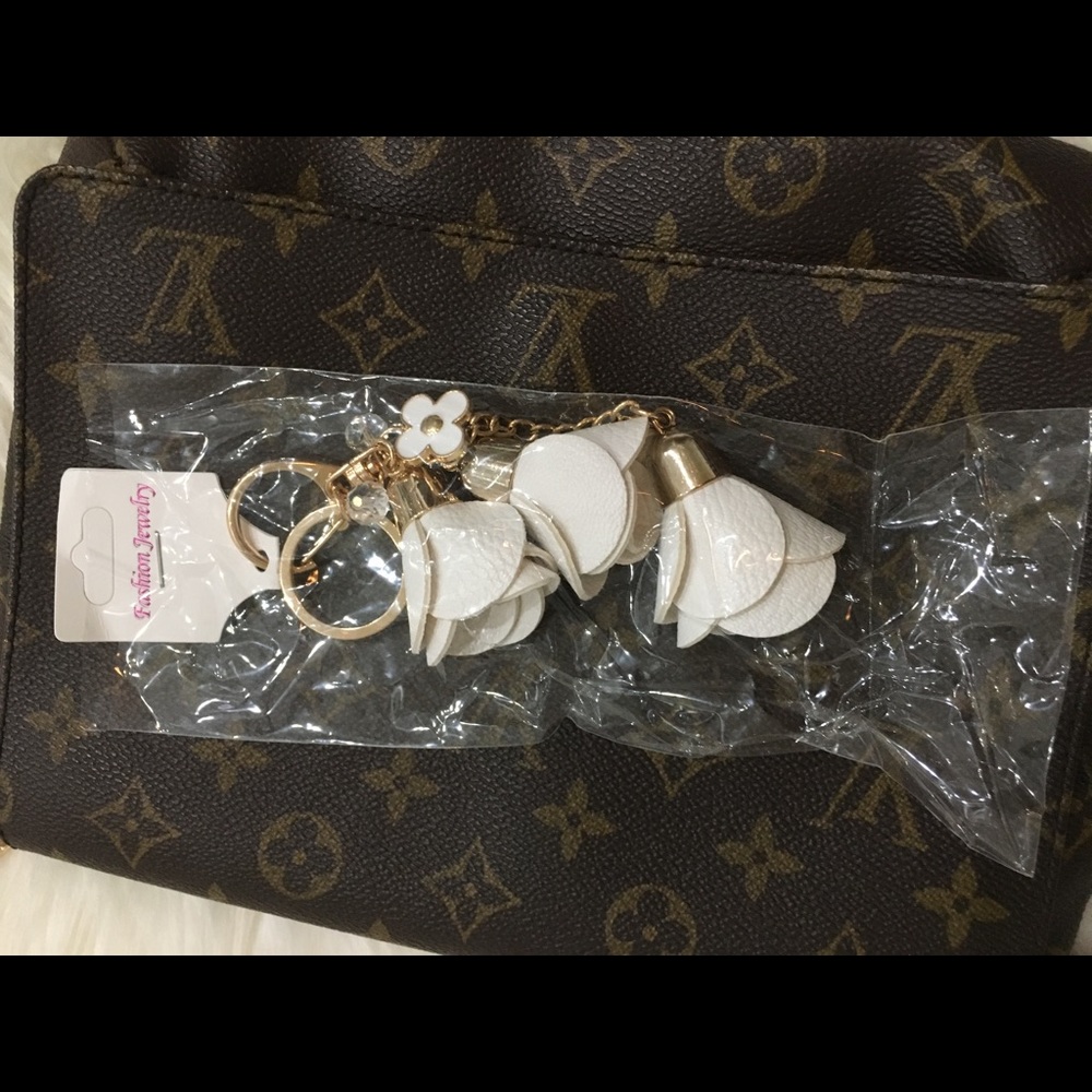 Dangling Flowers Bag Charm/Key Holder